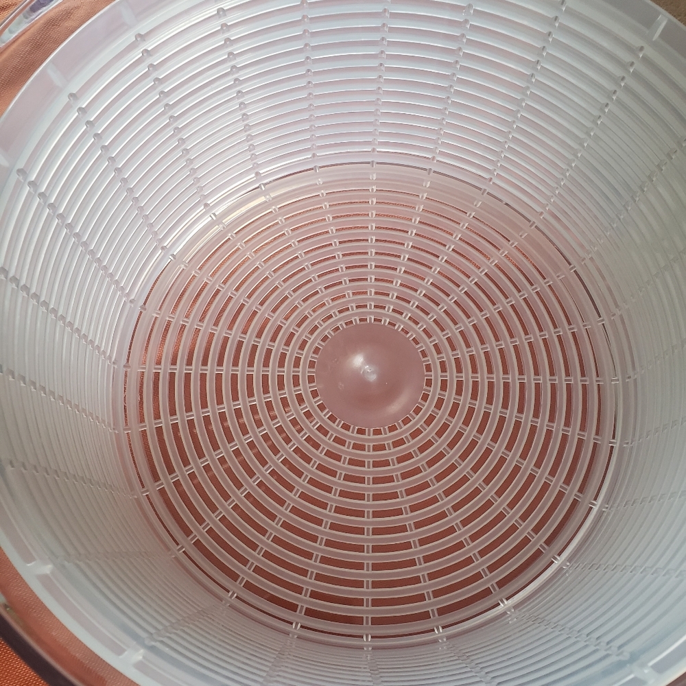 Salad spinner - Picture 3 of 3